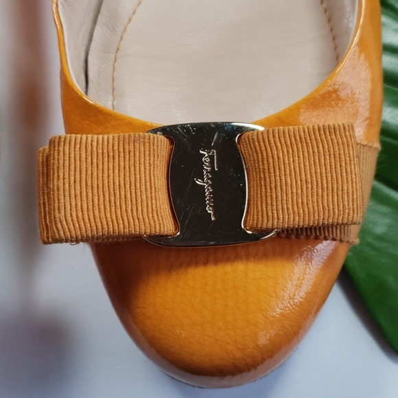 SALVATOR FERRAGAMO "Varina" Ballet Bow Flats - Picture 12 of 13